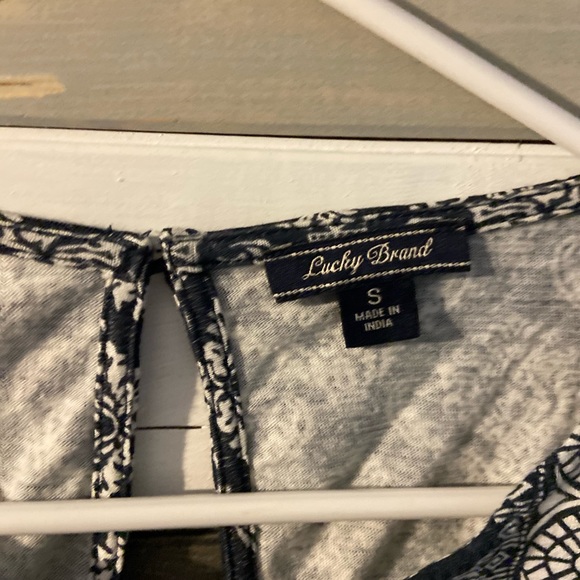 Lucky Brand size small short sleeve top - Picture 4 of 4